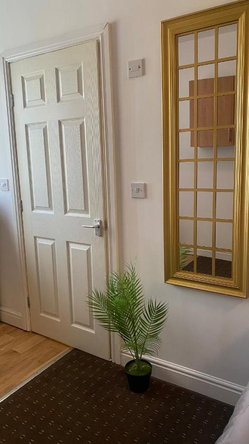 Bv Comfy Studio At Deighton Huddersfield Exterior foto